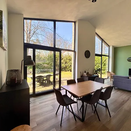 Prázdninový dům Luxe Recreatiebungalow 31r Gelegen In Bosrijke Omgeving In Noord-brabant *
