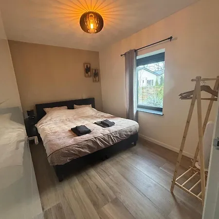 Luxe Recreatiebungalow 31r Gelegen In Bosrijke Omgeving In Noord-brabant Prázdninový dům